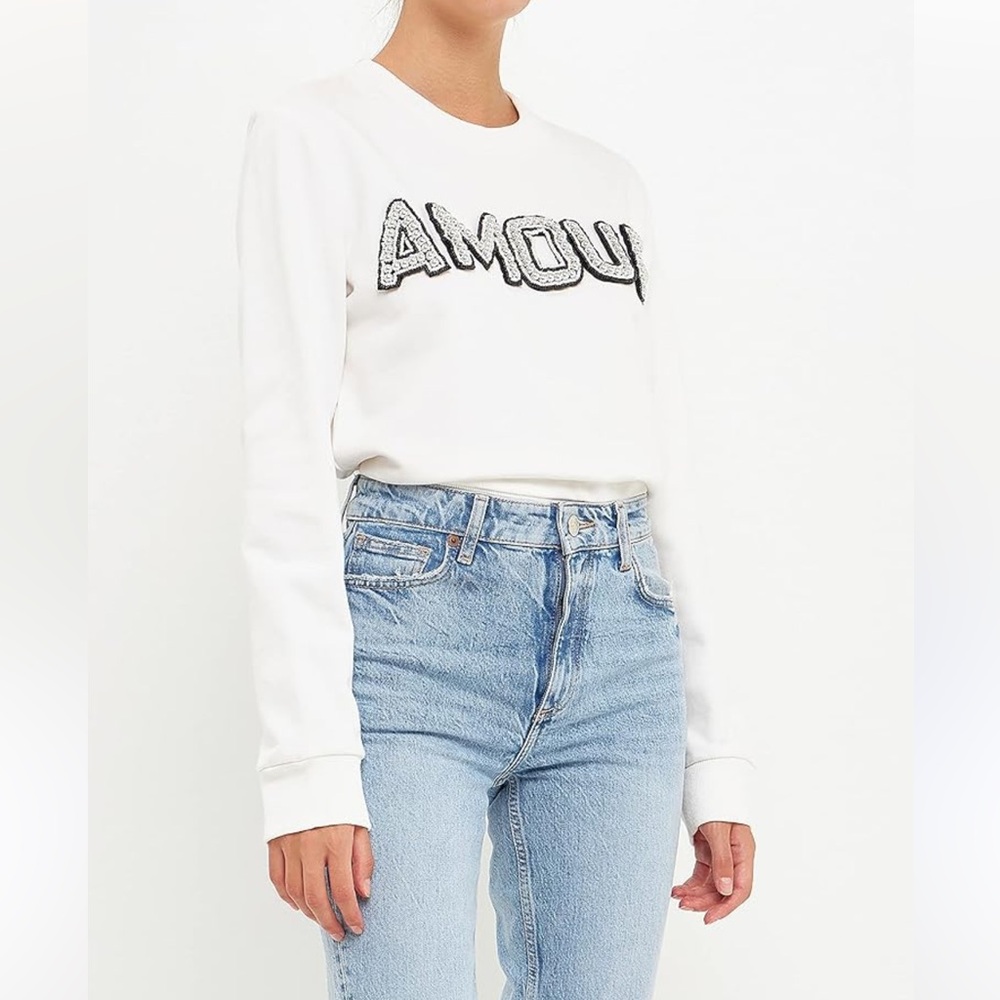 White Crewneck Sweater with 'AMOUR' Embroidered Script